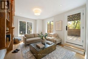 Toronto (Rosedale-Moore Park) townhouse for rent - 52 SHAFTESBURY AVENUE