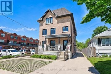 Toronto (Yorkdale-Glen Park) townhouse for rent - 101 - 814 GLENCAIRN AVENUE 101