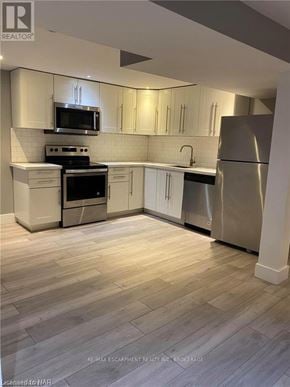 Hamilton (Stoney Creek Mountain) apartment for rent - LOWER - 17 MELLENBY STREET LOWER