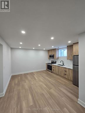 Niagara Falls (Brown) apartment for rent - LOWER - 7394 SPLENDOUR DRIVE Lower