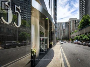 Toronto (Bay Street Corridor) condo for rent - 2502 - 35 BALMUTO STREET 2502