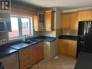 Oakville (Co Central) apartment for rent - MAIN FLOOR - 132 ELMWOOD ROAD Main Floor