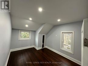 Innisfil (Churchill) apartment for rent - A room with a window and a door in the middle.