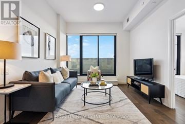 Toronto (Thorncliffe Park) condo for rent - 705 - 33 FREDERICK TODD WAY 705
