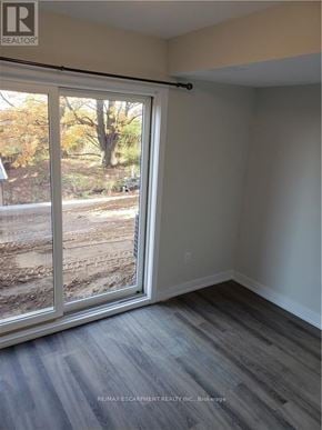 Hamilton (Ancaster) townhouse for rent - 15 MUHOLLARD LANE