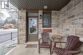 Hamilton (Meadowlands) townhouse for rent - 10 SHOWERS LANE