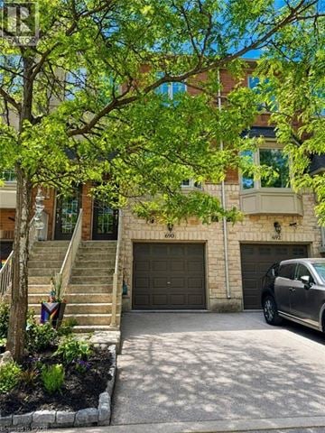 Burlington townhouse for rent - 690 SUMMERS Common