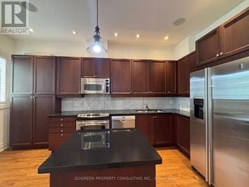 Toronto (Bridle Path-Sunnybrook-York Mills) townhouse for rent - 102 - 45 YORK MILLS ROAD 102