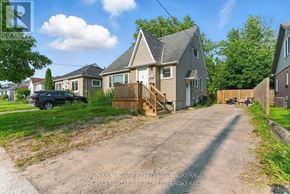 Welland (Lincoln/Crowland) apartment for rent - A residential area with houses and a car parked on the street.
