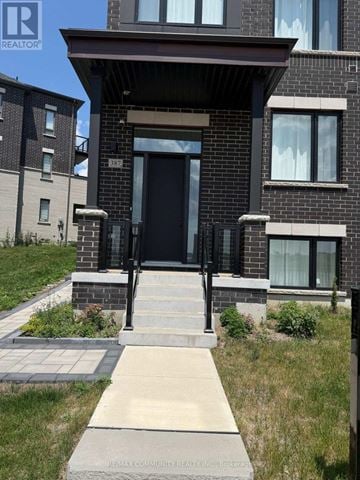 Vaughan (Vellore Village) townhouse for rent - 387 TENNANT CIRCLE
