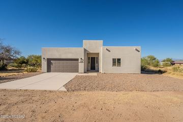 Corona De Tucson house for rent - 208 S Montgomery Place