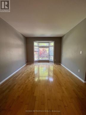 London North (North M) apartment for rent - 144 MEADOWOAK CRESCENT