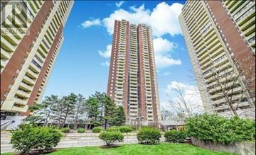 Toronto (Crescent Town) condo for rent - 1009 - 1 MASSEY SQUARE 1009