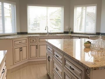 Surrey apartment for rent - Upper 16375 MIDDLEGLEN PLACE Upper