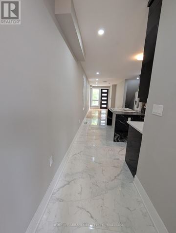 Toronto (Oakwood Village) apartment for rent - 2099 DUFFERIN STREET