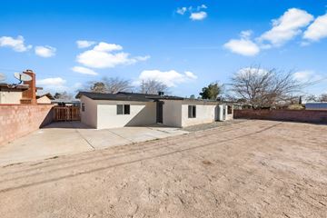 Palmdale house for rent - 2024 1/2 Sweetbrier Street