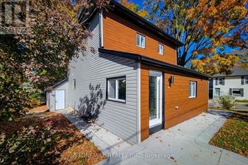 Woodstock (Woodstock - South) apartment for rent - 727 COLLEGE AVENUE