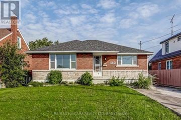 Niagara Falls (Dorchester) apartment for rent - MAIN LEVEL - 6801 DUNN STREET Main Level
