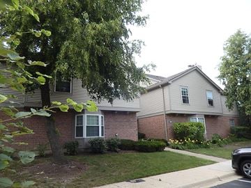 Schaumburg house for rent - 109 White Oak Ct