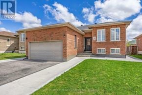 Barrie (Edgehill Drive) apartment for rent - A house with a garage is for sale.