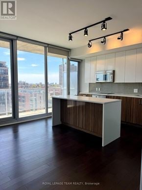 Ottawa condo for rent - 806 - 300 LISGAR STREET 806