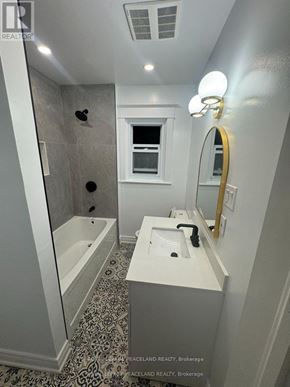 Toronto (Mount Pleasant West) apartment for rent - 50 MANOR ROAD E