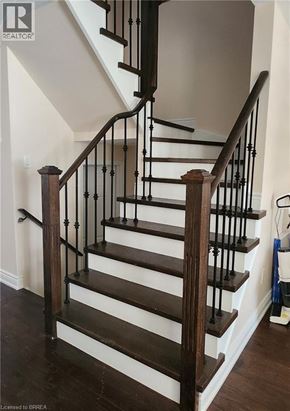 Brantford townhouse for rent - 152 THOMAS Avenue