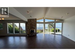 West Vancouver apartment for rent - Main House 1445 CHARTWELL DRIVE Main House