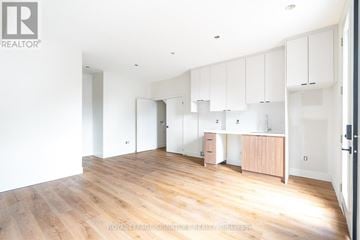 Toronto (Oakwood Village) multi-family for rent - #4 - 7 EARNSCLIFFE ROAD #4