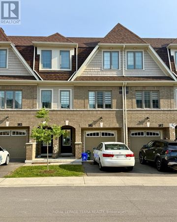 Oshawa (Windfields) townhouse for rent - 185 ROYAL NORTHERN PATH