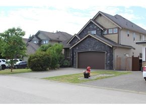 Langley apartment for rent - Upper Two Level 19670 71A AVENUE