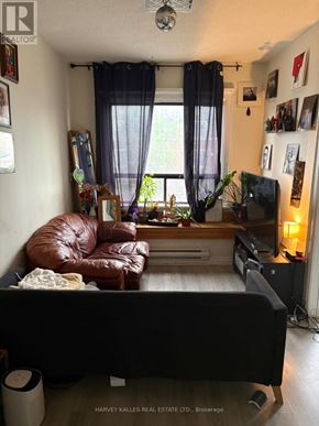 Toronto (Oakwood Village) apartment for rent - 301 - 930 ST CLAIR AVENUE W 301