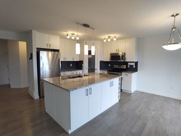 Edmonton house for rent - Main, 16631 18 Avenue Southwest