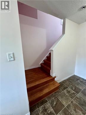 Kitchener apartment for rent - 452 BEAUMONT Crescent