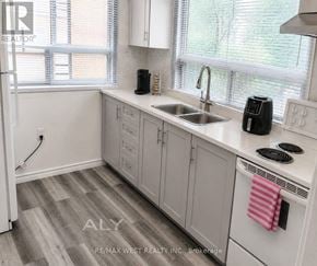 Toronto (Corso Italia-Davenport) apartment for rent - UPPER - 321 CALEDONIA ROAD upper