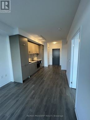 Vaughan (Vaughan Corporate Centre) condo for rent - 616 - 60 HONEYCRISP CRESCENT 616