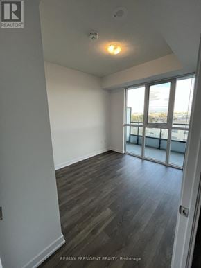 Vaughan (Vaughan Corporate Centre) condo for rent - 616 - 60 HONEYCRISP CRESCENT 616