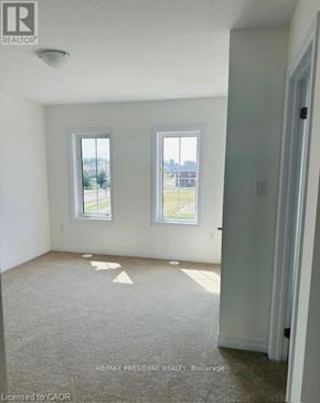 Thorold (Hurricane/Merrittville) townhouse for rent - 12 LILAC LANE