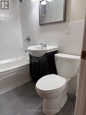 Toronto (High Park North) triplex for rent - 1 - 75 KEELE STREET 1