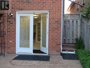 Richmond Hill (Devonsleigh) apartment for rent - 10 PINE BOUGH MANOR