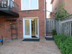 Richmond Hill (Devonsleigh) apartment for rent - 10 PINE BOUGH MANOR
