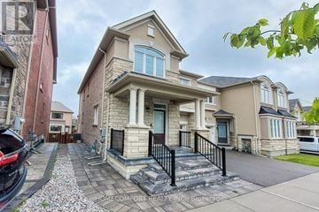 Richmond Hill townhouse for rent - 20 NESS DRIVE