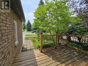 Richmond Hill (Oak Ridges) apartment for rent - 176 HUMBERLAND DRIVE