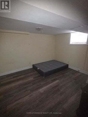 Brampton (Brampton East) apartment for rent - A room with a bed in it.