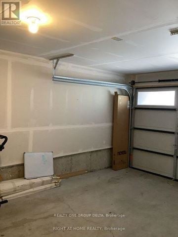 New Tecumseth (Tottenham) townhouse for rent - 14 HUGHES LANE W