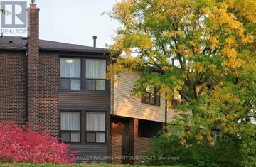Toronto (Hillcrest Village) townhouse for rent - 10 LOFTY HILL WAY