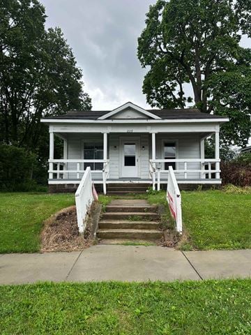 Eau Claire house for rent - 223 Broadway St