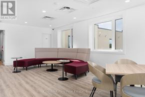 Gravenhurst (Muskoka (S)) house for rent - A conference room with a long table and chairs.