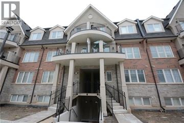 Oakville townhouse for rent - 2420 BARONWOOD Drive Unit# 03-03 03-03