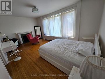 Toronto (Annex) multi-family for rent - 2ND FLR - 61 MADISON AVENUE 2nd Flr